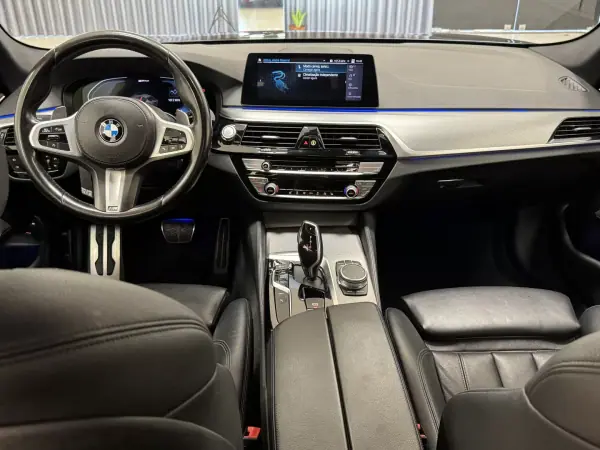 BMW 530 2020 - 31990 EUR, 120000 km - AUTO.MOTO.pt - 120000km - foto 32 de 65