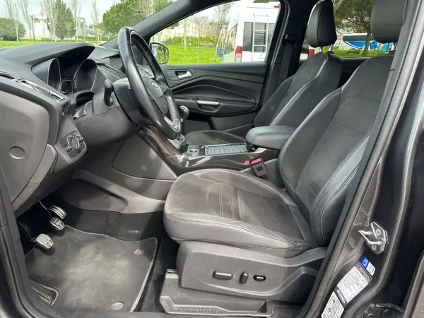 Ford Kuga 2017 - 15450 EUR, 78000 km - AUTO.MOTO.pt - 78000km - foto 32 de 60