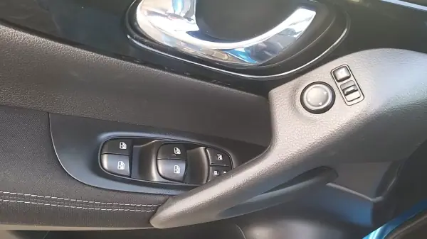 Nissan Qashqai 2018 - 18650 EUR, 149986 km - AUTO.MOTO.pt - 149986km - foto 25 de 38