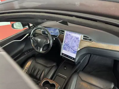 Tesla Model S 2017 - 25990 EUR, 151612 km - AUTO.MOTO.pt - 151612km - foto 17 de 23