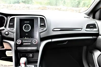 Renault Mégane 2019 - 43990 EUR, 42000 km - AUTO.MOTO.pt - 42000km - foto 26 de 41