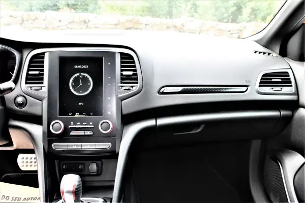 Renault Mégane 2019 - 43990 EUR, 42000 km - AUTO.MOTO.pt - 42000km - foto 26 de 41