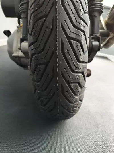 Honda Forza 2018 - 3890 EUR, 41000 km - AUTO.MOTO.pt - 41000km - foto 20 de 21