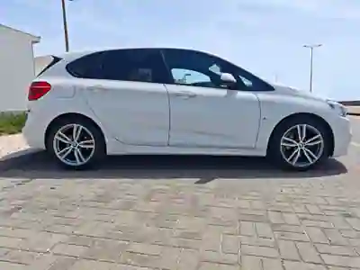 BMW 218 Active Tourer 2015 — foto 4 de 11