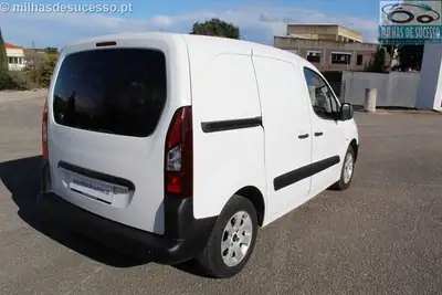 Citroën BERLINGO 1.6 BLUE HDI (Fibrada) 3L 100 CV 2018 - 10500 EUR, 186000 km - AUTO.MOTO.pt - 186000km - foto 7 de 18