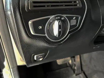 Mercedes-Benz GLC 220 2018 - 36600 EUR, 100274 km - AUTO.MOTO.pt - 100274km - foto 19 de 21