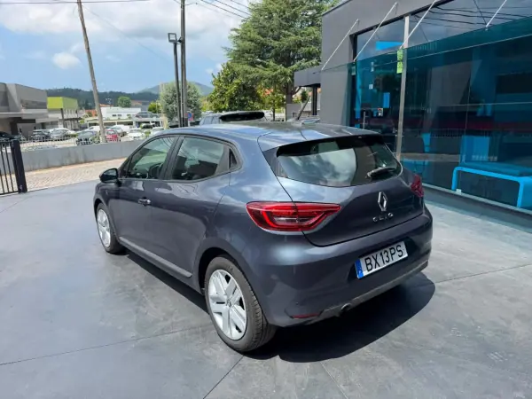 Renault Clio 2020 - 11900 EUR, 123000 km - AUTO.MOTO.pt - 123000km - foto 2 de 10