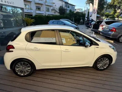 Peugeot 208 2019 — foto 5 de 20