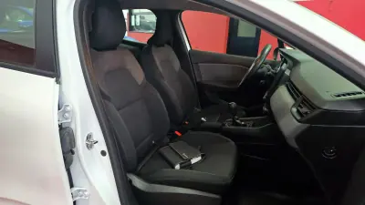 Renault Clio VAN 1.5 Blue DCi AIR NAV 2020 - 14220 EUR, 90991 km - AUTO.MOTO.pt - 90991km - foto 41 de 46