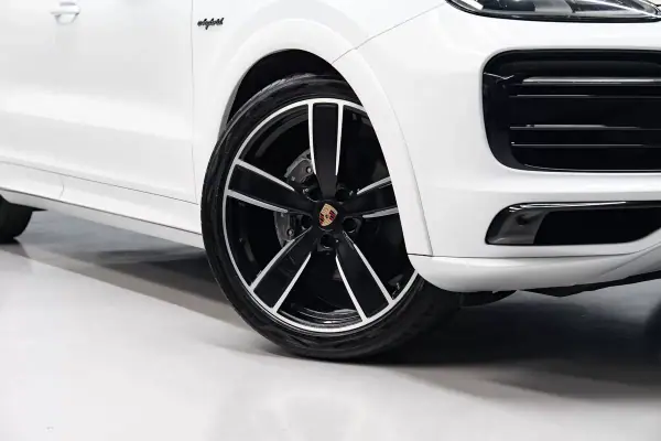 Porsche Cayenne Coupé 2022 - 84950 EUR, 71000 km - AUTO.MOTO.pt - 71000km - foto 4 de 60