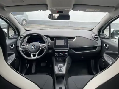Renault Zoe 2020 - 14800 EUR, 56840 km - AUTO.MOTO.pt - 56840km - foto 15 de 42