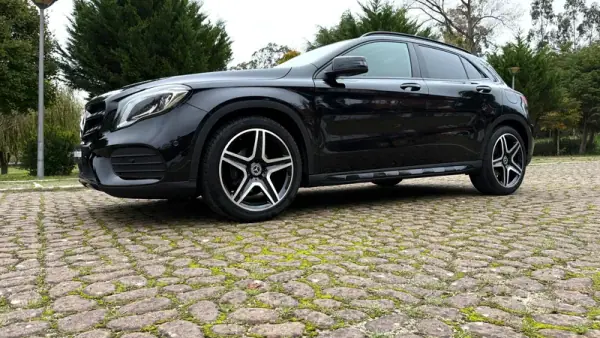 Mercedes-Benz GLA 180 2020 - 25750 EUR, 160000 km - AUTO.MOTO.pt - 160000km - foto 3 de 23