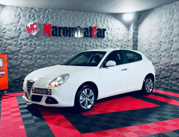 Alfa Romeo Giulietta 2012 - 13750 EUR, 119336 km - AUTO.MOTO.pt - 119336km - foto 8 de 35