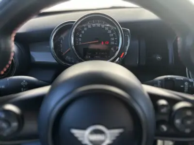 MINI 5 Portas 2019 - 15790 EUR, 179000 km - AUTO.MOTO.pt - 179000km - foto 24 de 39
