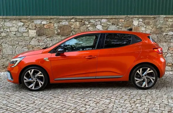 Renault Clio 2022 - 15900 EUR, 75184 km - AUTO.MOTO.pt - 75184km - foto 7 de 18