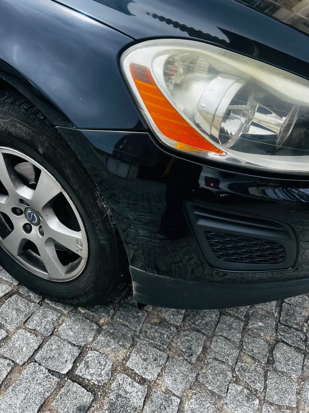 Volvo XC 60 2012 - 10800 EUR, 185500 km - AUTO.MOTO.pt - 185500km - foto 5 de 8