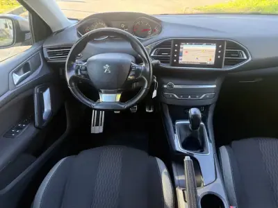 Peugeot 308 SW 2016 - 9450 EUR, 192000 km - AUTO.MOTO.pt - 192000km - foto 15 de 24