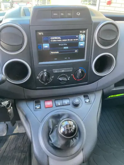 Peugeot PARTNER 1.6 BHDI L1 PRO 2017 - 9250 EUR, 164900 km - AUTO.MOTO.pt - 164900km - foto 18 de 22