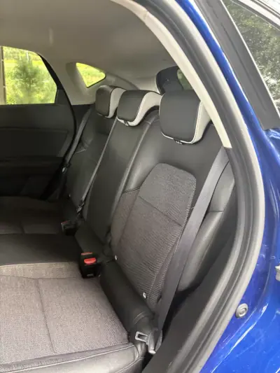 Renault Captur 2023 - 15450 EUR, 57000 km - 57000km - foto 18 de 20