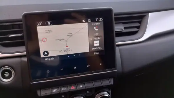 Renault Captur 2022 - 15950 EUR, 77000 km - AUTO.MOTO.pt - 77000km - foto 39 de 42
