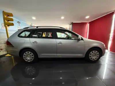 Volkswagen Golf Variant 2011 - 7900 EUR, 284928 km - AUTO.MOTO.pt - 284928km - foto 6 de 19