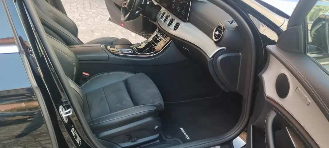 Mercedes-Benz E 300 2022 - 34950 EUR, 125970 km - AUTO.MOTO.pt - 125970km - foto 32 de 36