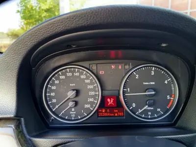 BMW 320 2009 - 11990 EUR, 252500 km - AUTO.MOTO.pt - 252500km - foto 17 de 21