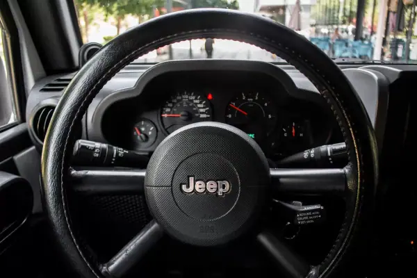 Jeep Wrangler 2008 - 30990 EUR, 142871 km - AUTO.MOTO.pt - 142871km - foto 13 de 29