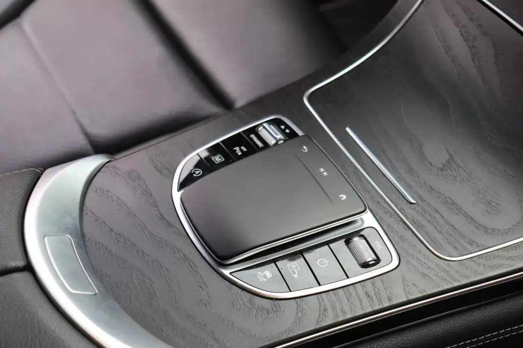 Mercedes-Benz 200 2020 - 54990 EUR, 120000 km - AUTO.MOTO.pt - 120000km - foto 17 de 20