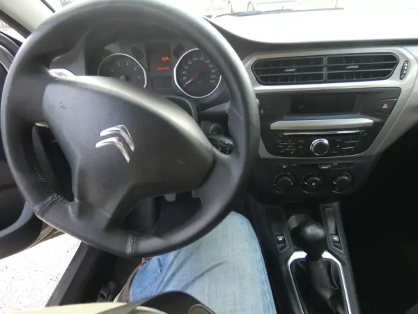 Citroën C-Elysée 2013 - 6750 EUR, 220000 km - AUTO.MOTO.pt - 220000km - foto 8 de 13
