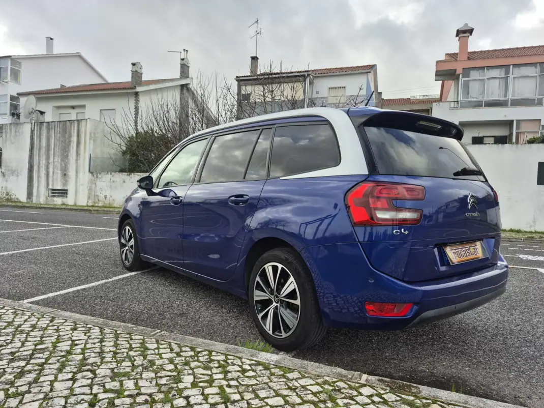 Citroën C4 Grand Picasso 2018 - 11250 EUR, 210602 km - AUTO.MOTO.pt - 210602km - foto 5 de 13