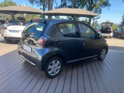 Toyota Aygo 2010 - 6350 EUR, 112661 km - 112661km - foto 4 de 19