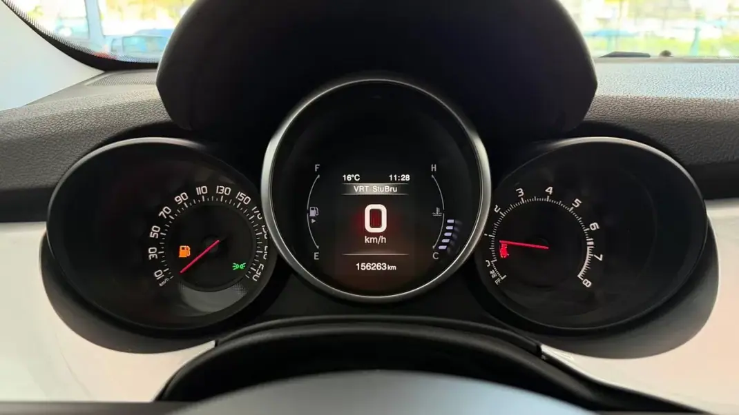 Fiat 500X 2018 - 12990 EUR, 156250 km - AUTO.MOTO.pt - 156250km - foto 23 de 33