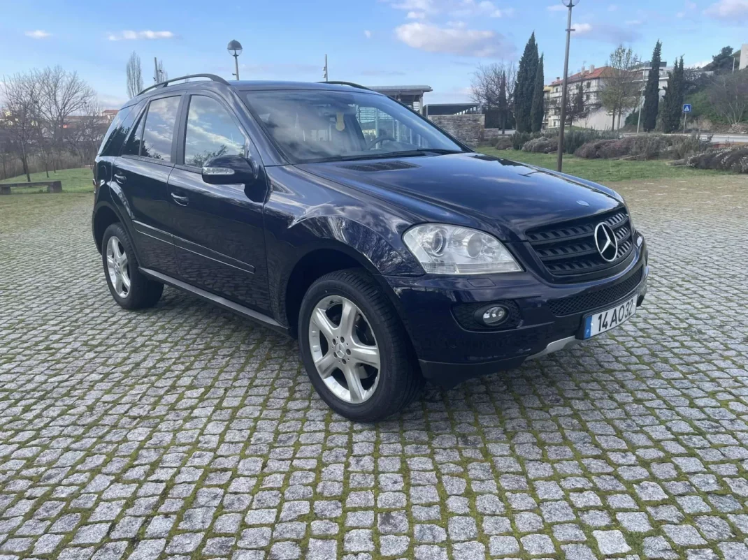 Mercedes-Benz ML 320 2005 - 18900 EUR, 207000 km - AUTO.MOTO.pt - 207000km - foto 2 de 11