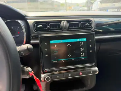 Citroën C3 2019 - 12900 EUR, 156000 km - AUTO.MOTO.pt - 156000km - foto 9 de 10