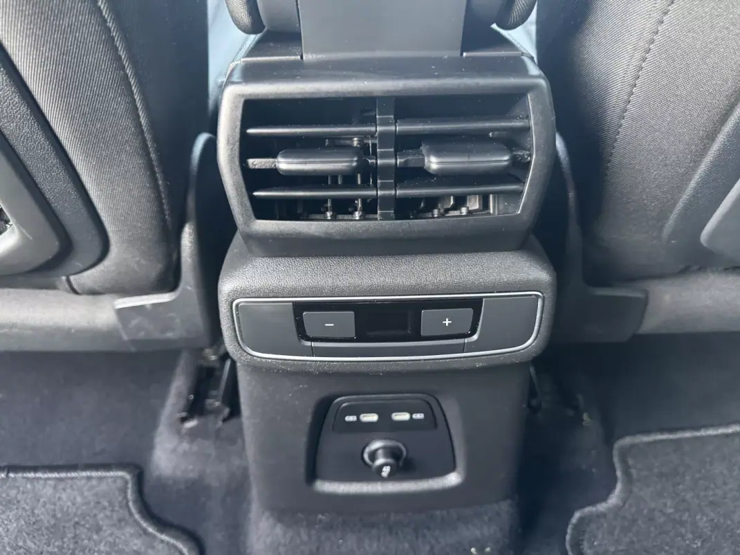 Audi Q4 e-tron 2021 - 29900 EUR, 79000 km - 79000km - foto 42 de 46