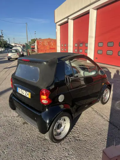 Smart Fortwo Cabrio 2004 - 2999 EUR, 205000 km - AUTO.MOTO.pt - 205000km - foto 4 de 6