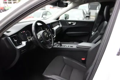Volvo XC 60 2021 - 31900 EUR, 121360 km - AUTO.MOTO.pt - 121360km - foto 5 de 22