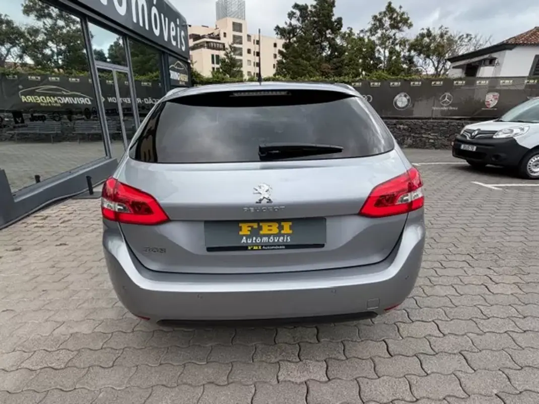Peugeot 308 SW 2020 - 14900 EUR, 58700 km - AUTO.MOTO.pt - 58700km - foto 8 de 12