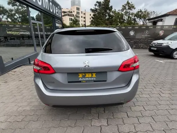Peugeot 308 SW 2020 - 14900 EUR, 58700 km - AUTO.MOTO.pt - 58700km - foto 8 de 12