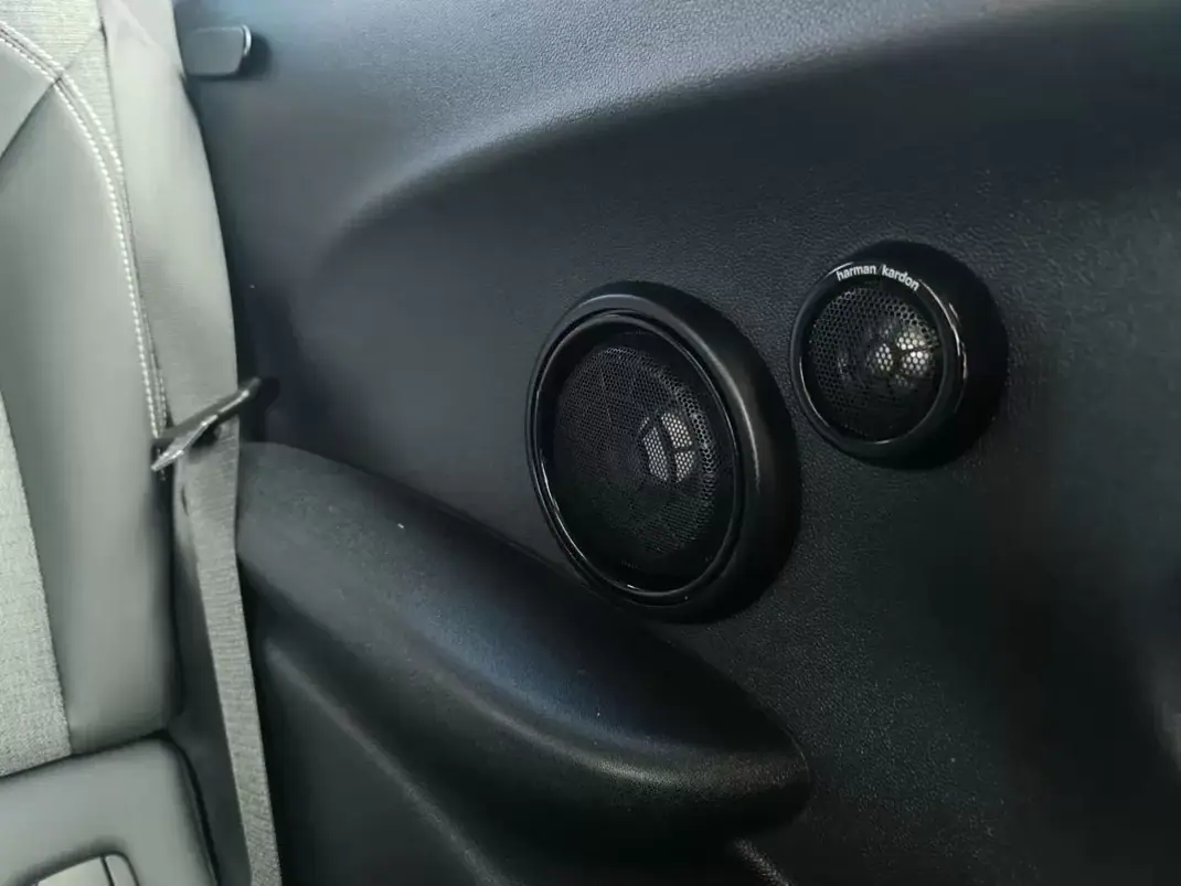 MINI 3 Portas 2016 - 16000 EUR, 232000 km - AUTO.MOTO.pt - 232000km - foto 21 de 46