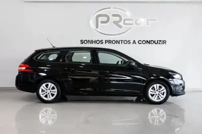 Peugeot 308 SW 2021 - 17750 EUR, 70820 km - AUTO.MOTO.pt - 70820km - foto 20 de 26