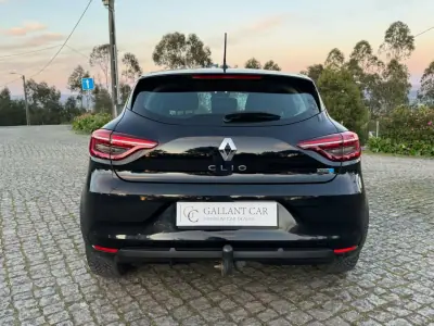 Renault Clio 2021 - 16500 EUR, 125000 km - AUTO.MOTO.pt - 125000km - foto 4 de 13