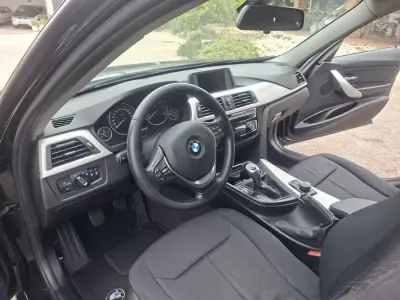 BMW 318 2016 - 14870 EUR, 208238 km - AUTO.MOTO.pt - 208238km - foto 10 de 22