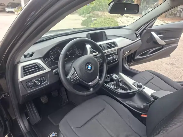 BMW 318 2016 - 14870 EUR, 208238 km - AUTO.MOTO.pt - 208238km - foto 10 de 22