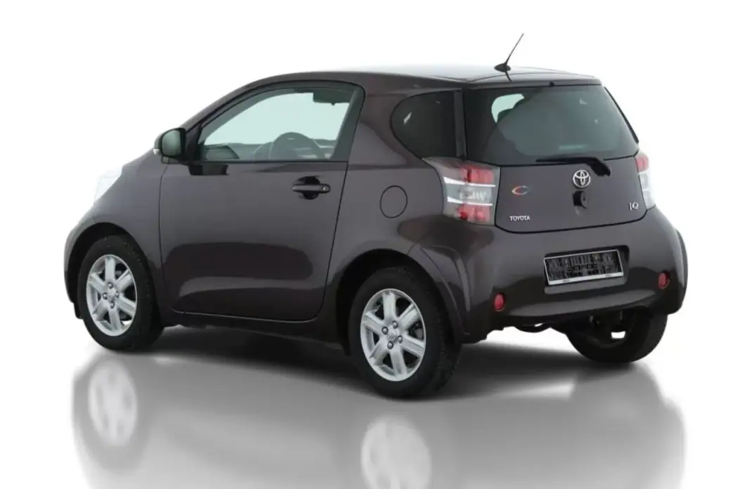 Toyota iQ 2012 - 10990 EUR, 174000 km - AUTO.MOTO.pt - 174000km - foto 2 de 9