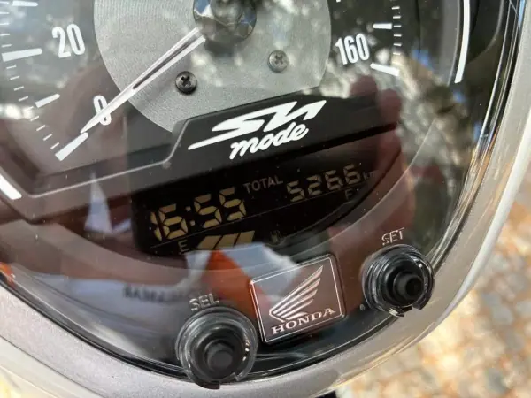Honda SH 150i 2024 - 2250 EUR, 5266 km - AUTO.MOTO.pt - 5266km - foto 11 de 12