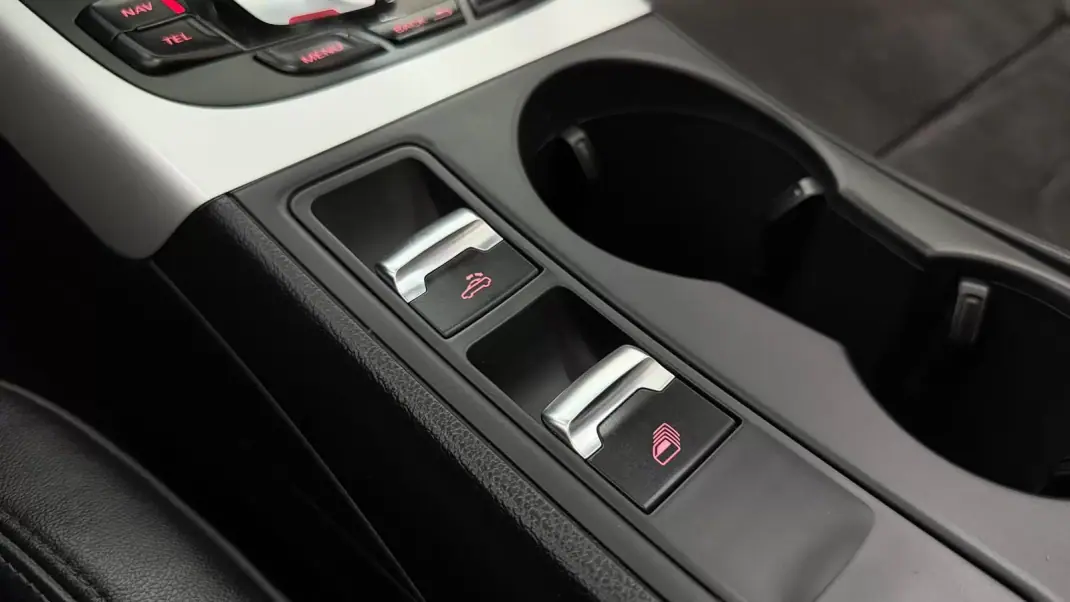 Audi A5 Cabrio 2016 - 25900 EUR, 121865 km - AUTO.MOTO.pt - 121865km - foto 25 de 32