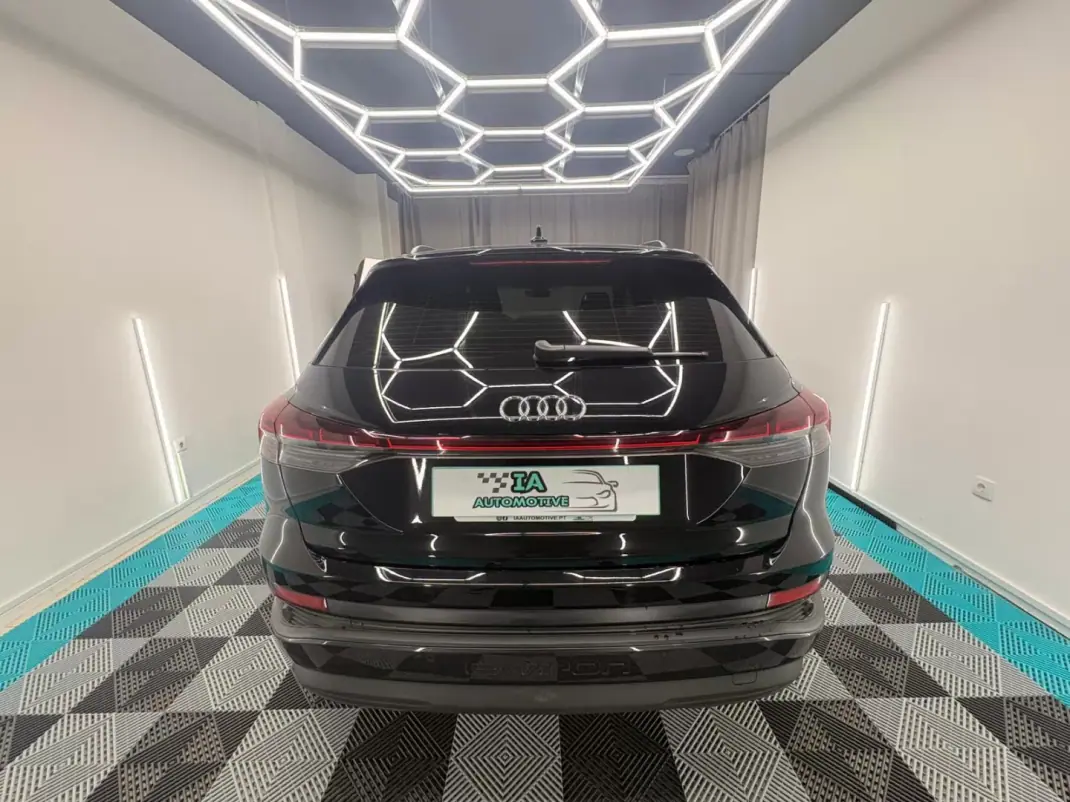 Audi Q4 e-tron 2021 - 25500 EUR, 157000 km - AUTO.MOTO.pt - 157000km - foto 5 de 18