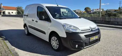 Citroën Berlindo 1.6 HDi Caixa Automatica 2018 - 12000 EUR, 180000 km - AUTO.MOTO.pt - 180000km - foto 3 de 19
